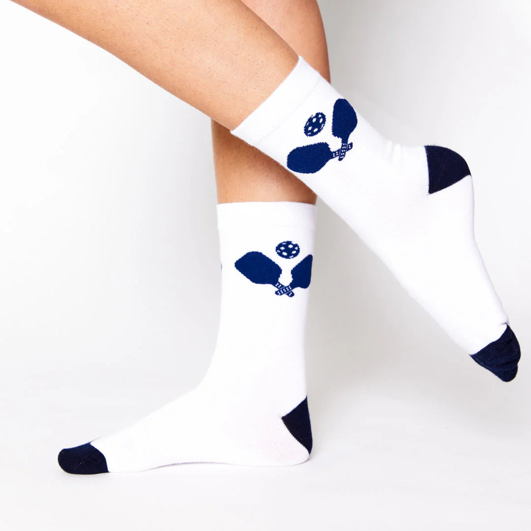 Ame and Lulu Crossed Paddles White Crew Socks