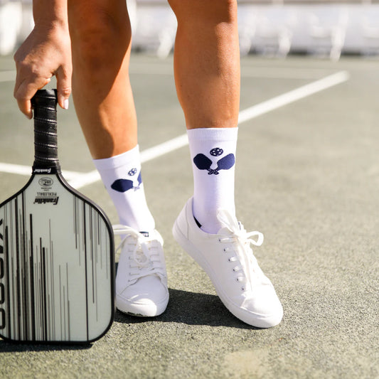 Ame and Lulu Crossed Paddles White Crew Socks